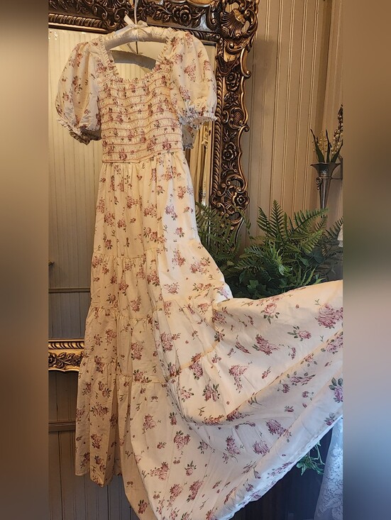 Storia Dresses & Skirts - Storia Cream Maxi Dress with Pink Floral Print